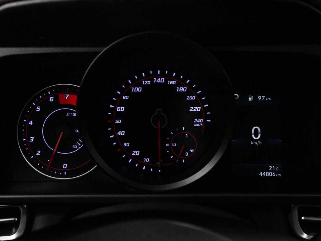 Купить Hyundai Elantra с пробегом. Фото: #11