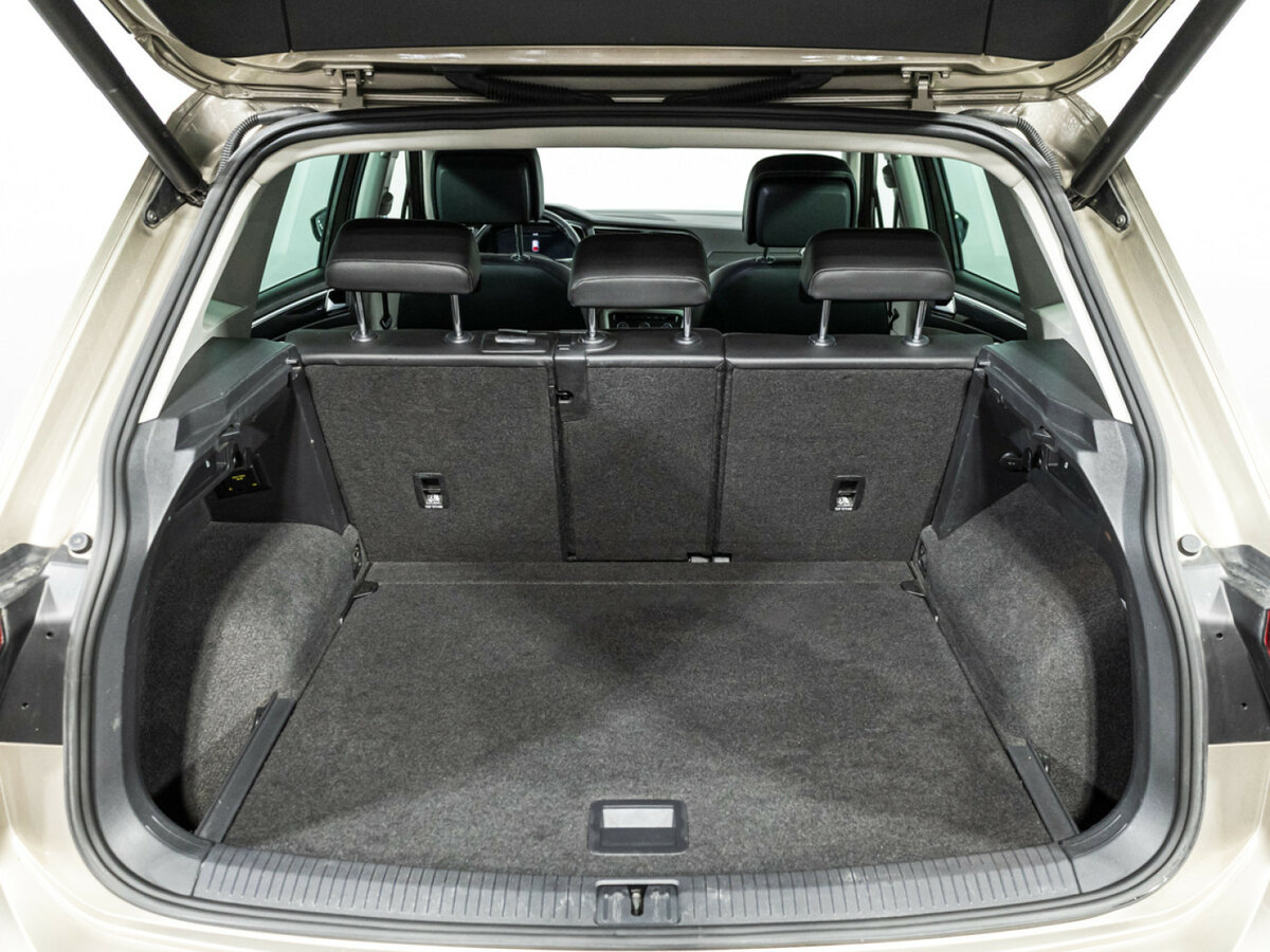 Купить Volkswagen Tiguan с пробегом. Фото: #18