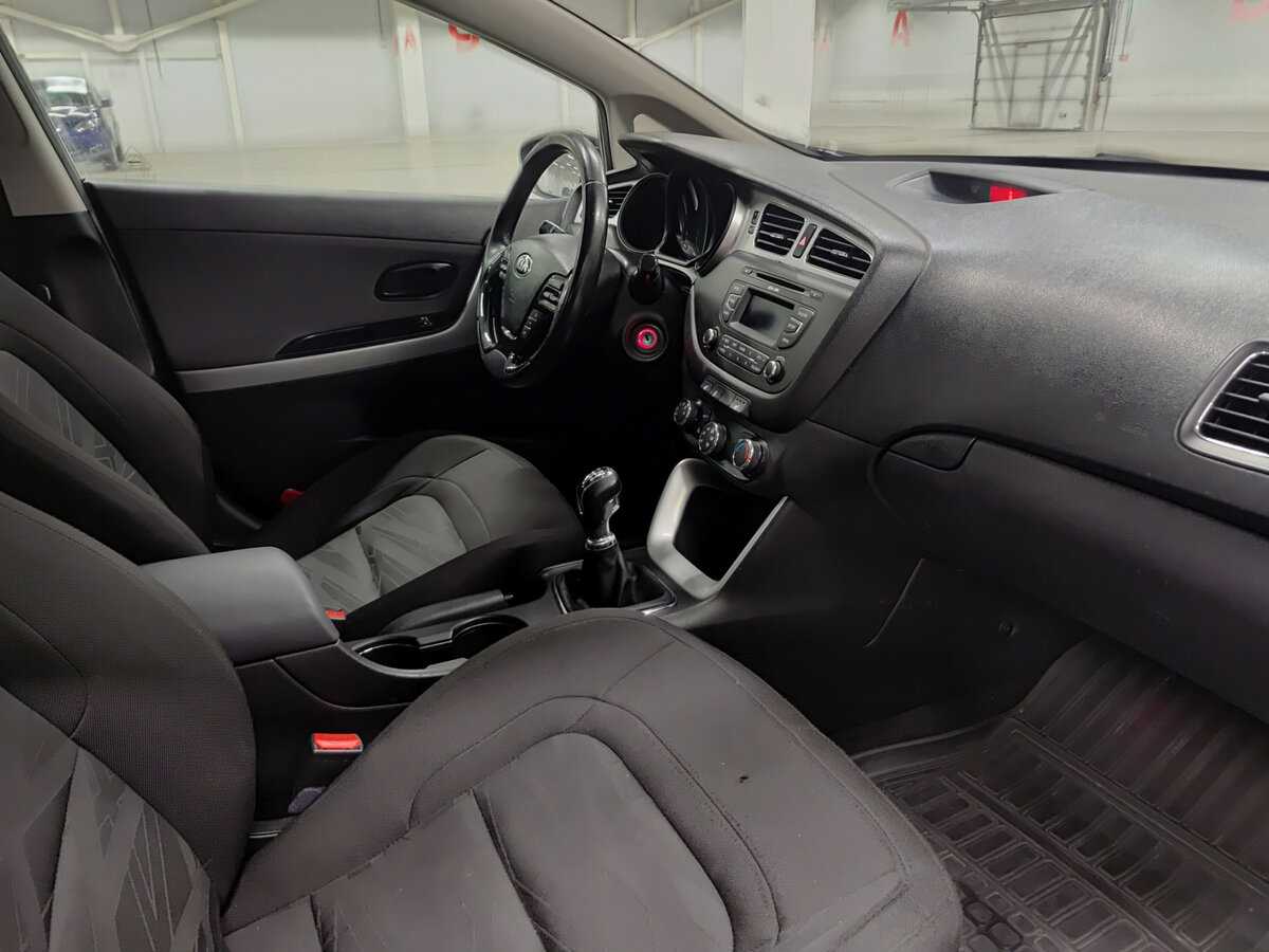 Купить Kia Ceed с пробегом. Фото: #9