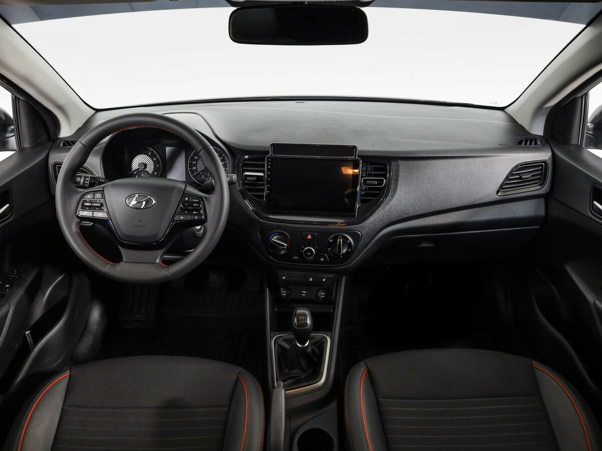 Купить Solaris HS с пробегом. Фото: #7