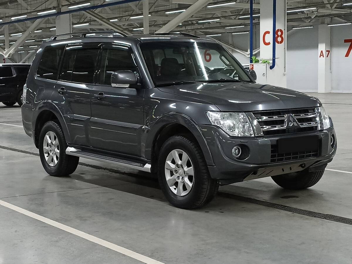 Купить Mitsubishi Pajero с пробегом. Фото: #2