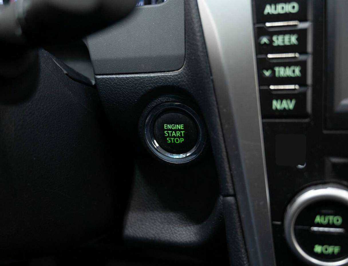 Купить Toyota Camry с пробегом. Фото: #22