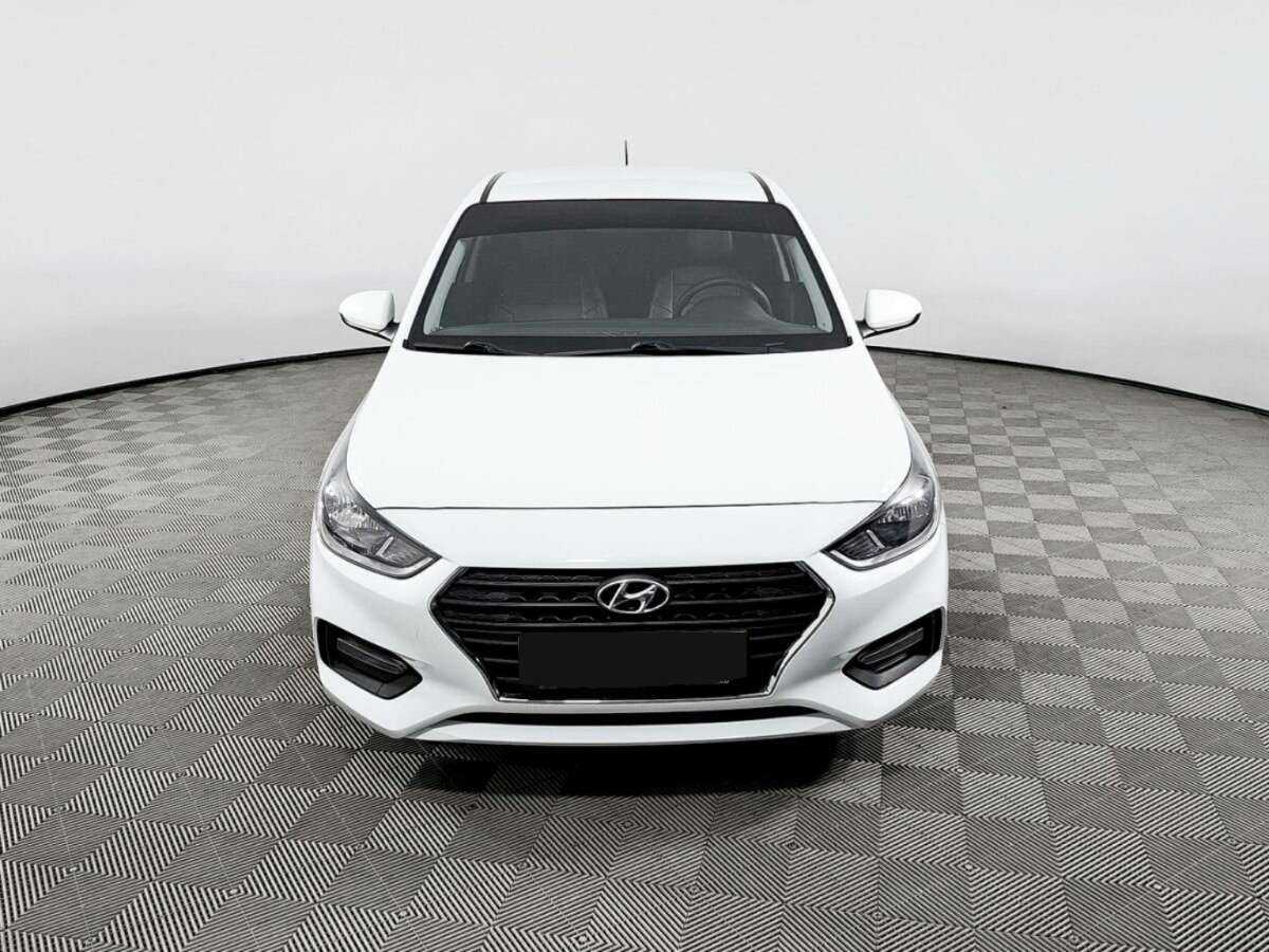 Купить Hyundai Solaris с пробегом. Фото: #1