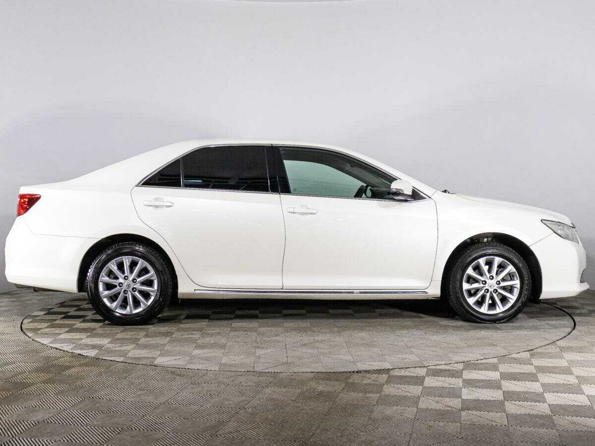 Купить Toyota Camry с пробегом. Фото: #3