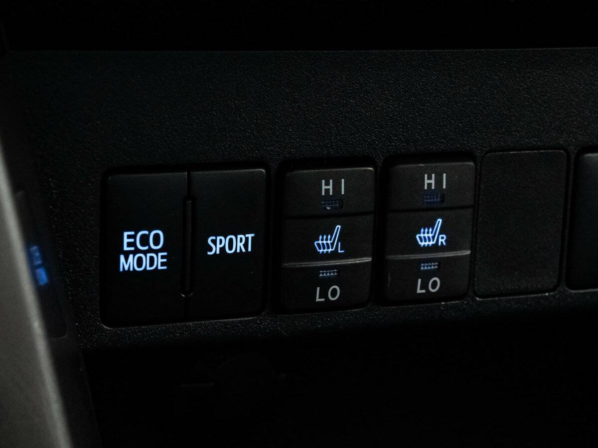 Купить Toyota RAV4 с пробегом. Фото: #13