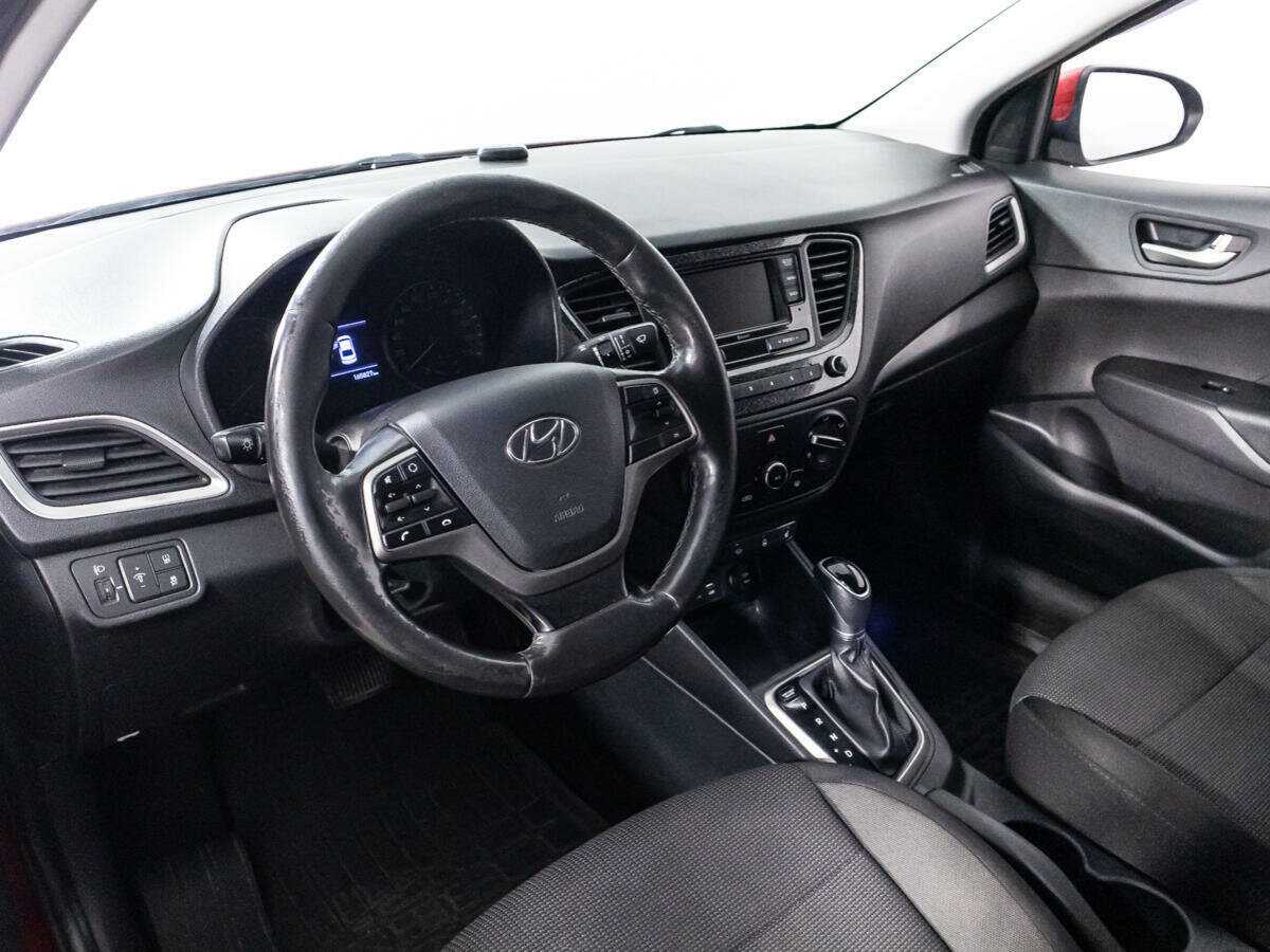Купить Hyundai Solaris с пробегом. Фото: #10