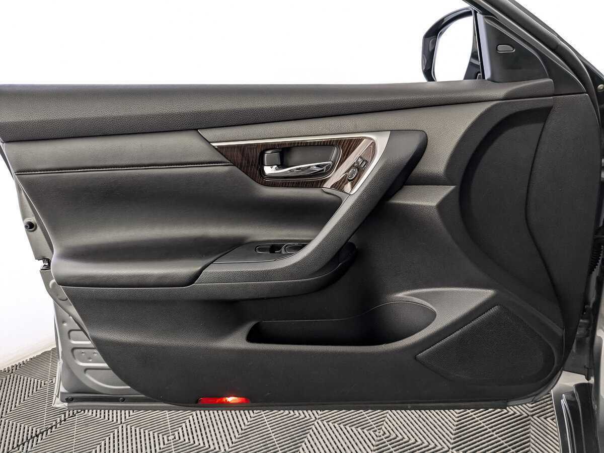 Купить Nissan Teana с пробегом. Фото: #17