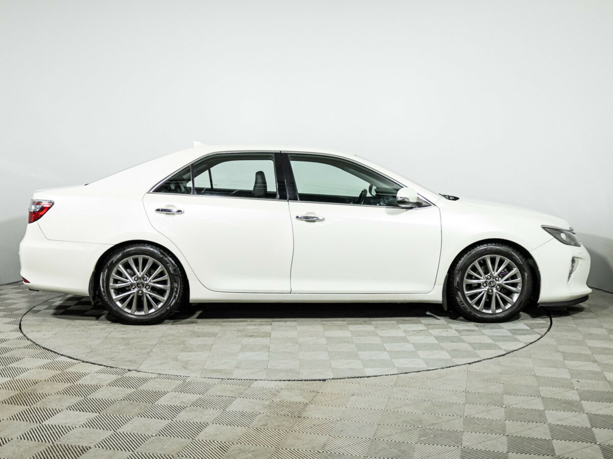 Купить Toyota Camry с пробегом. Фото: #3