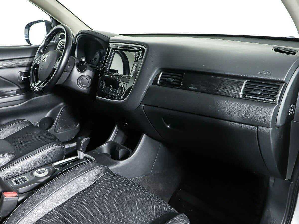 Купить Mitsubishi Outlander с пробегом. Фото: #7