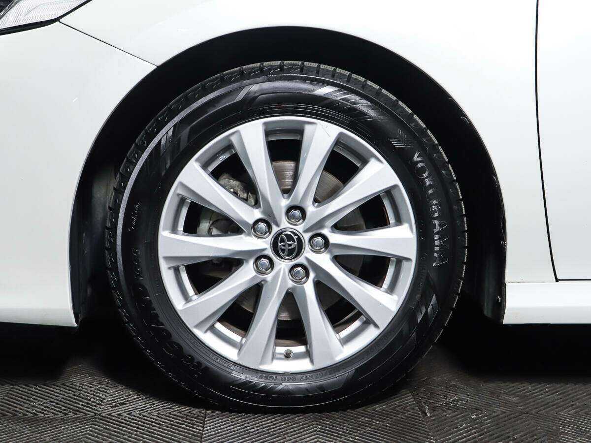 Купить Toyota Camry с пробегом. Фото: #18