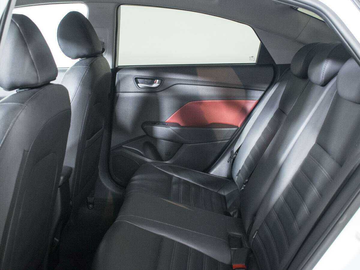 Купить Hyundai Solaris с пробегом. Фото: #9