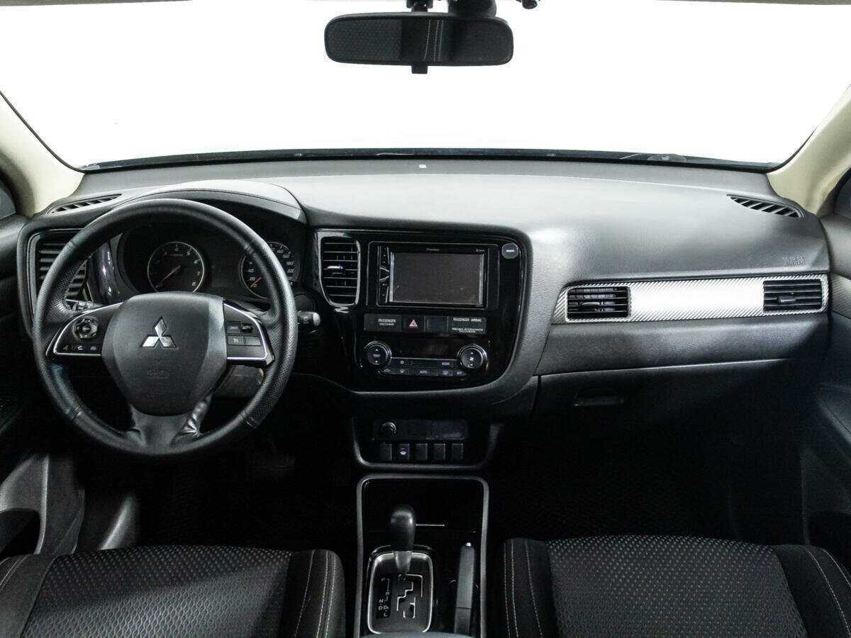 Купить Mitsubishi Outlander с пробегом. Фото: #11
