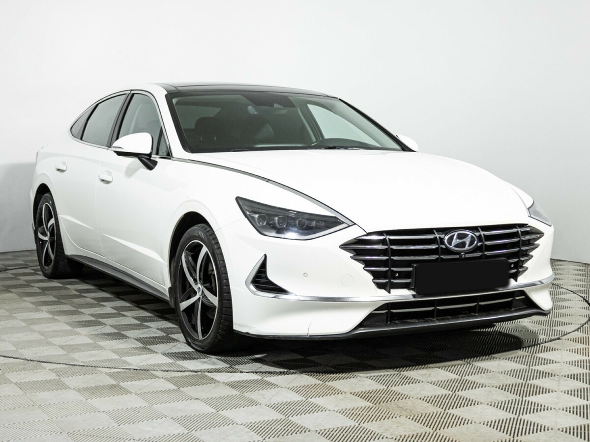 Купить Hyundai Sonata с пробегом. Фото: #2