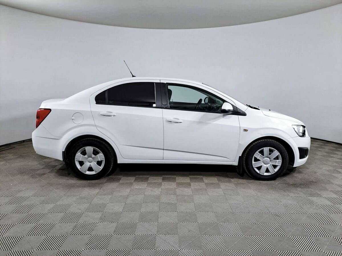 Купить Chevrolet Aveo с пробегом. Фото: #3