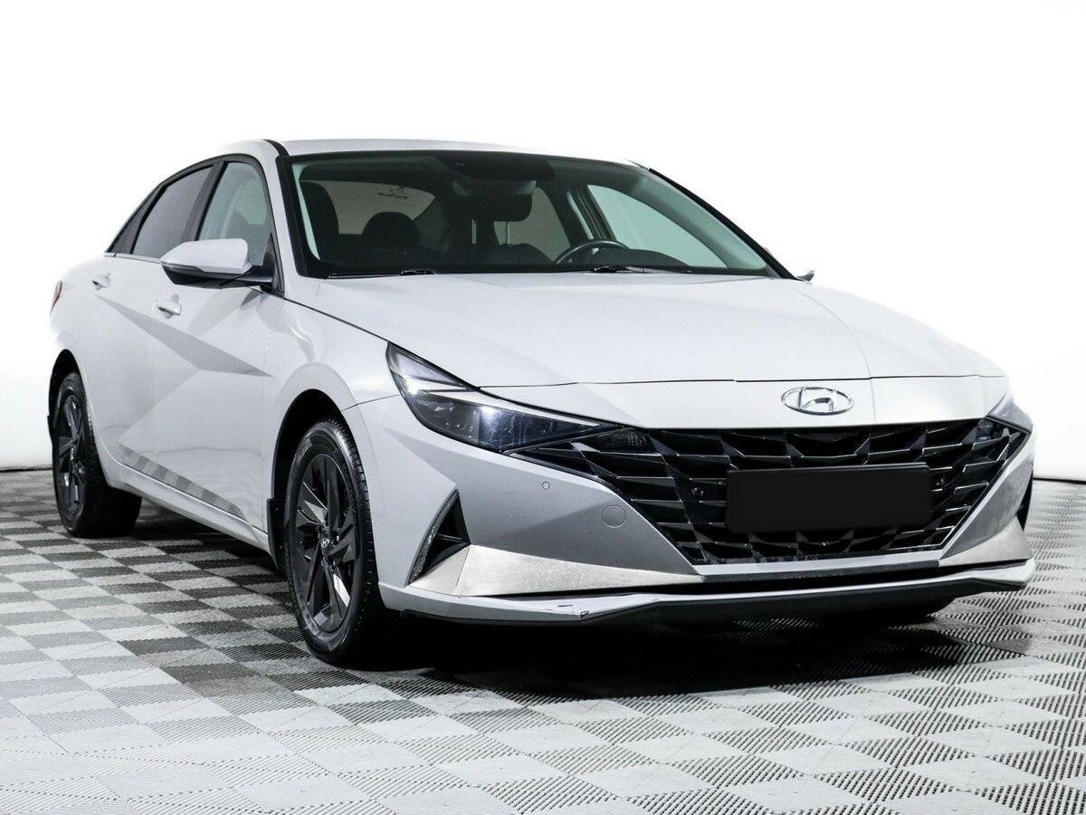 Купить Hyundai Elantra с пробегом. Фото: #2
