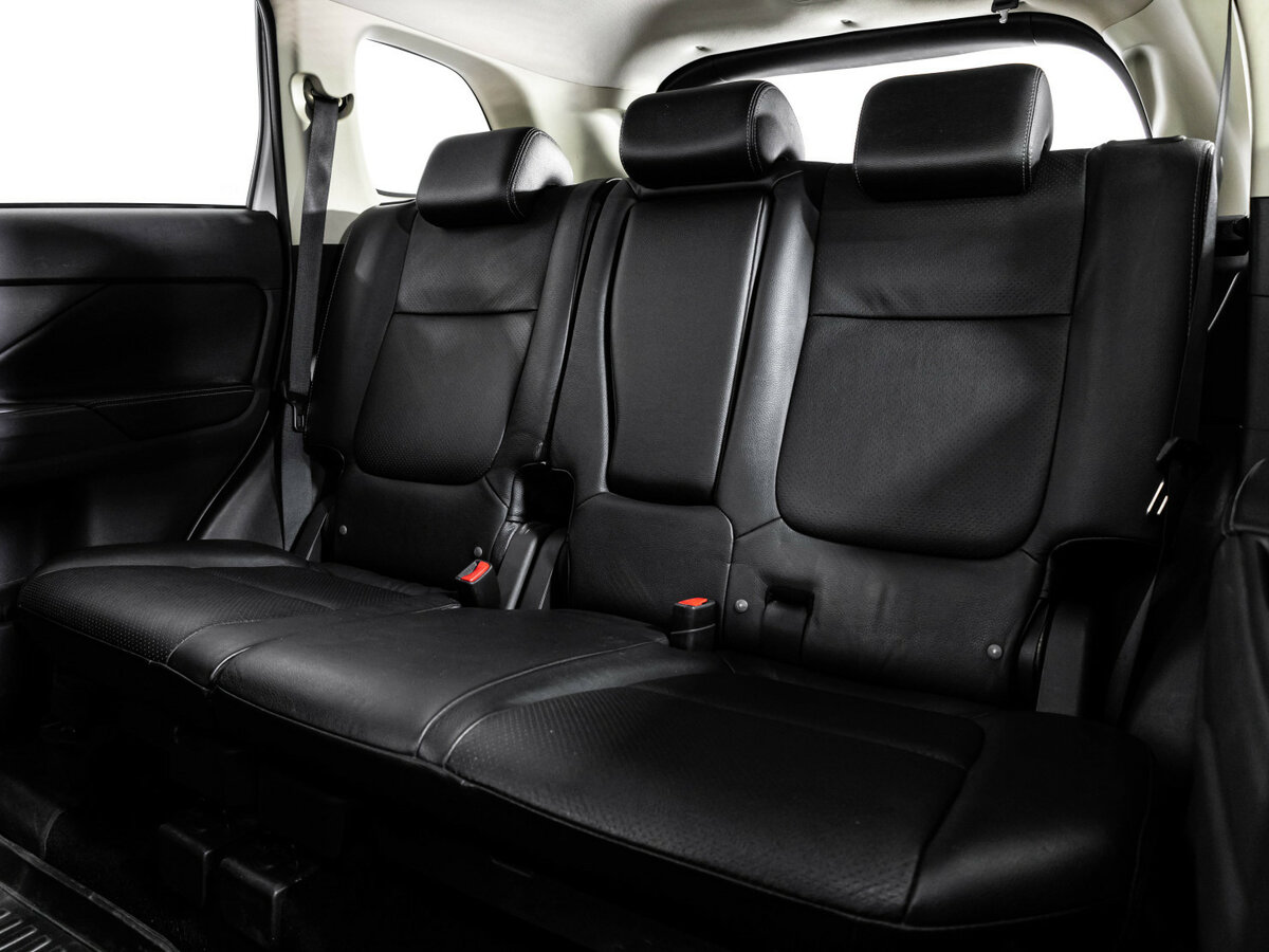 Купить Mitsubishi Outlander с пробегом. Фото: #17