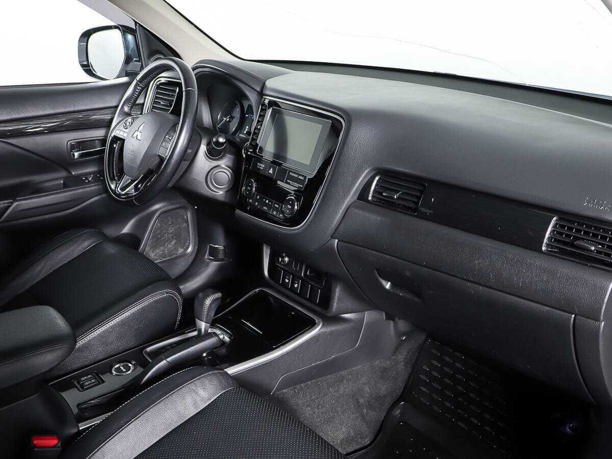 Купить Mitsubishi Outlander с пробегом. Фото: #8