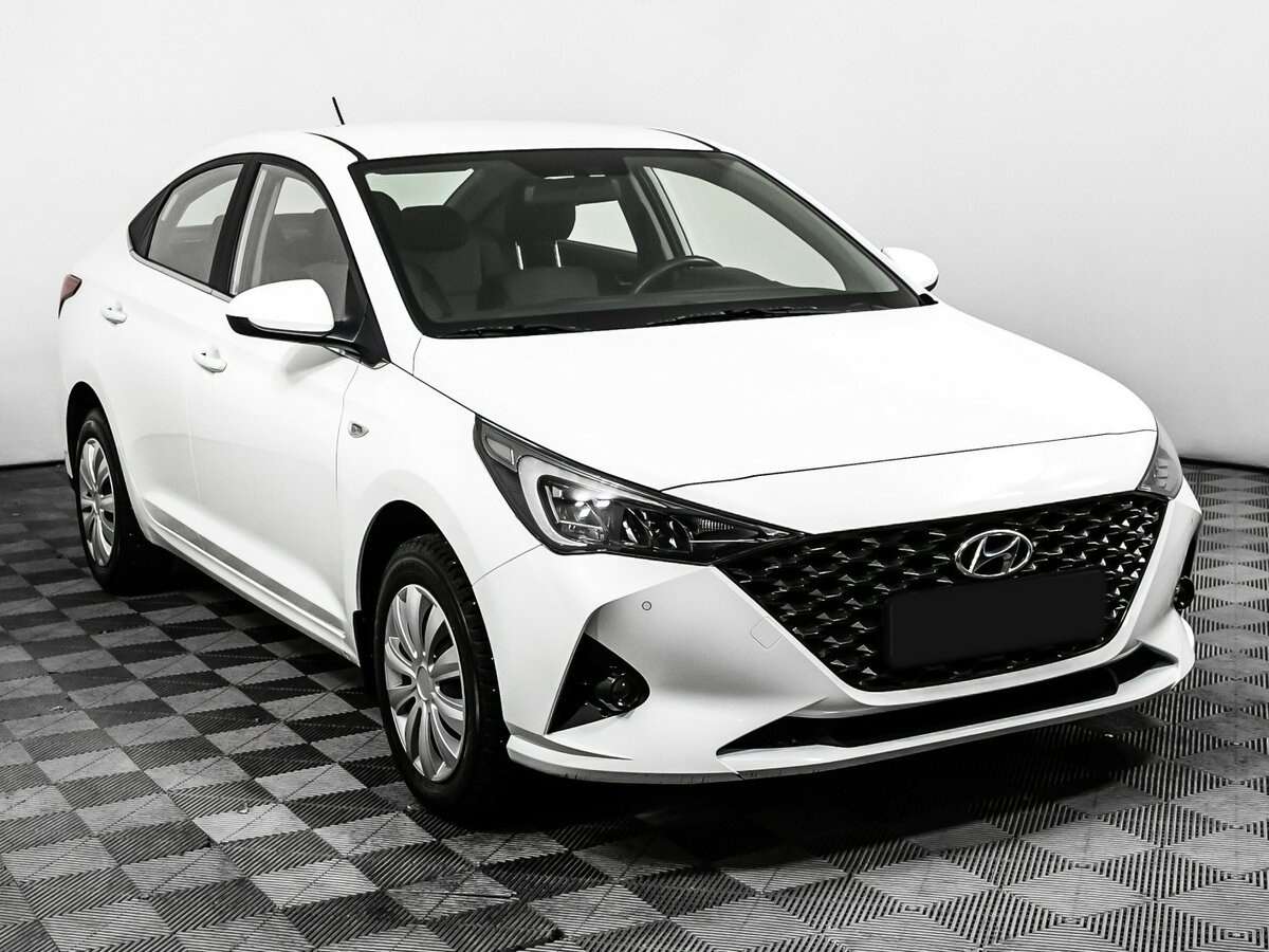 Купить Hyundai Solaris с пробегом. Фото: #2
