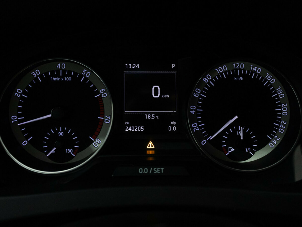 Купить Skoda Rapid с пробегом. Фото: #11