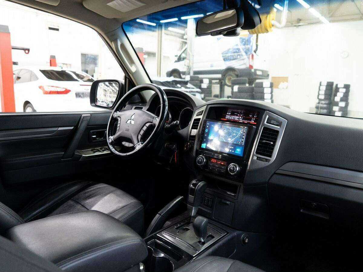 Купить Mitsubishi Pajero с пробегом. Фото: #15