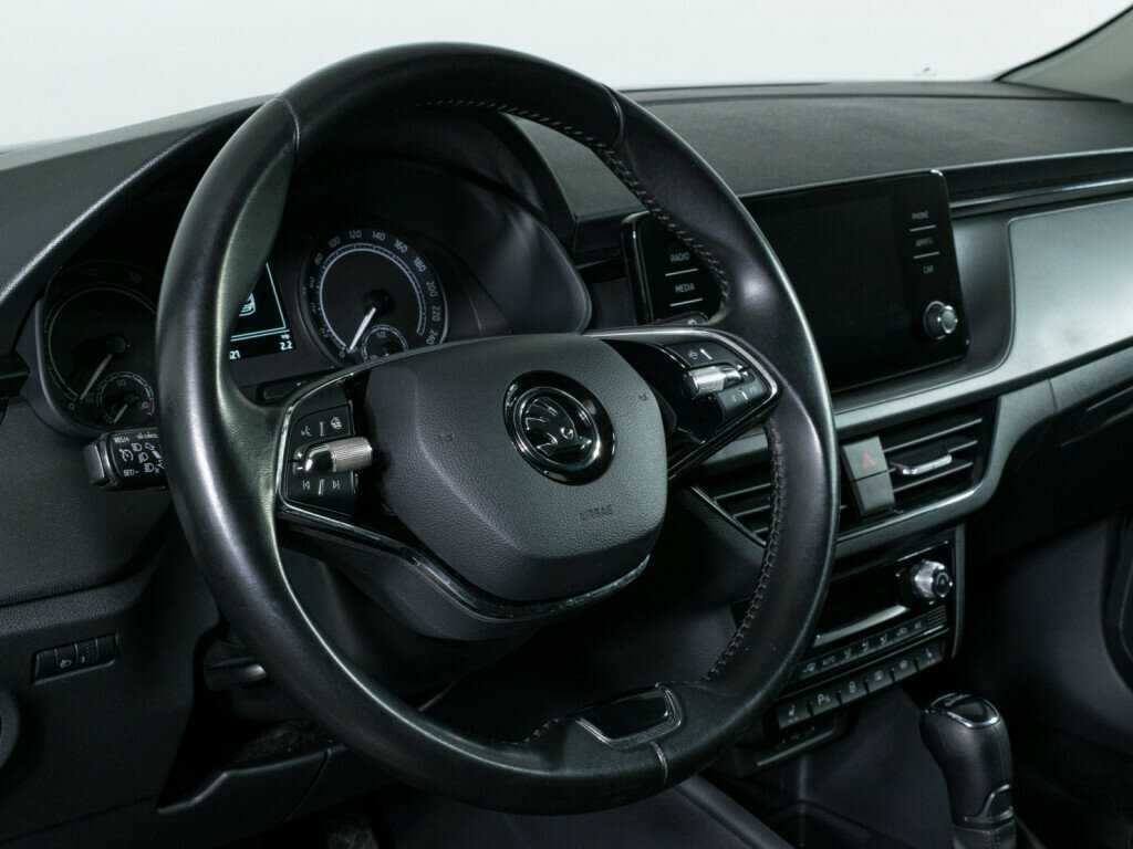 Купить Skoda Rapid с пробегом. Фото: #10