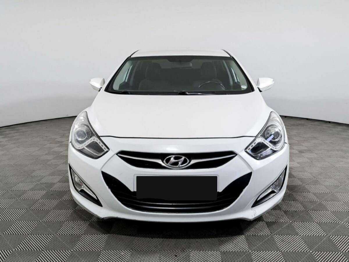 Купить Hyundai i40 с пробегом. Фото: #1