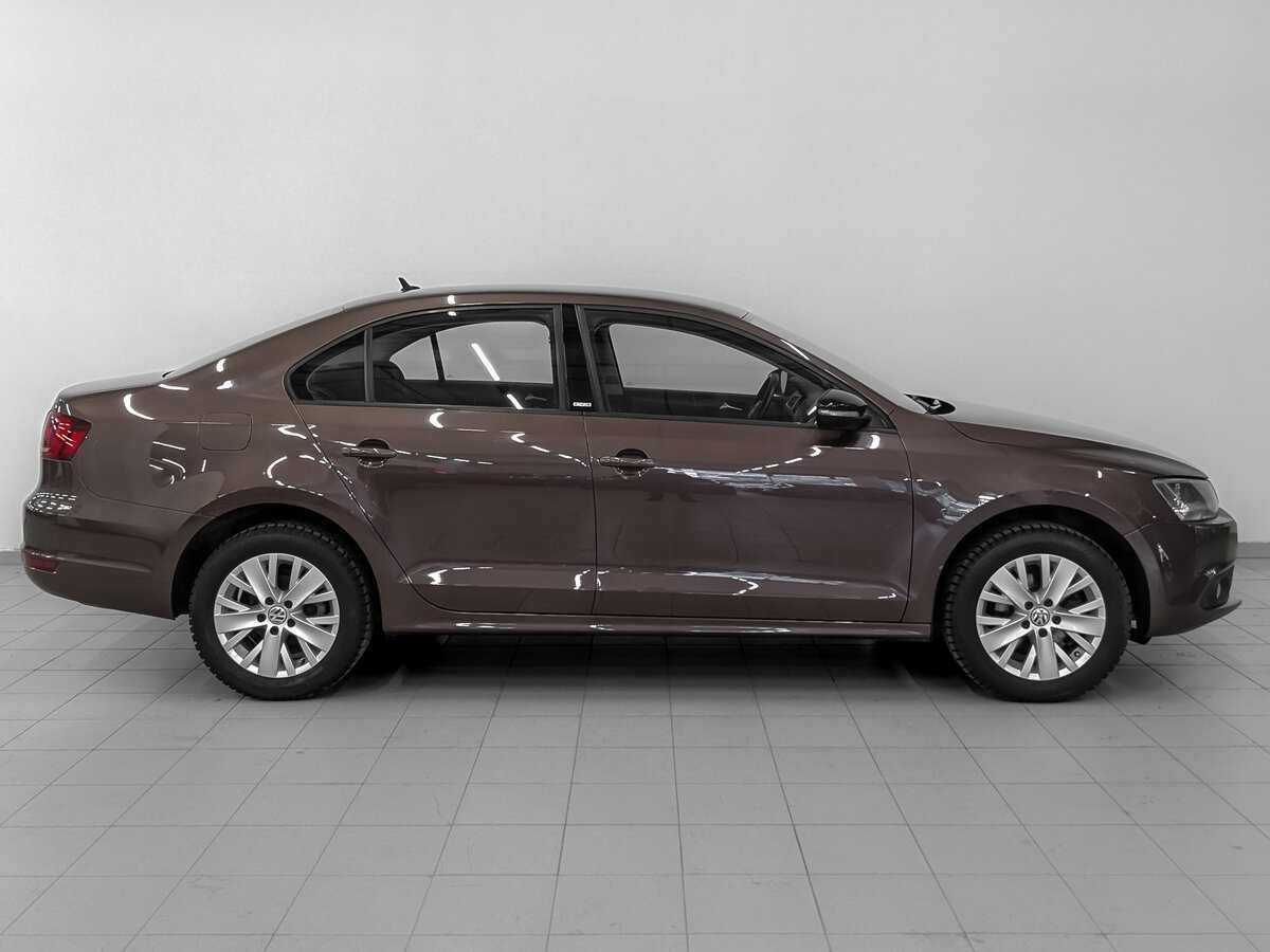 Купить Volkswagen Jetta с пробегом. Фото: #3