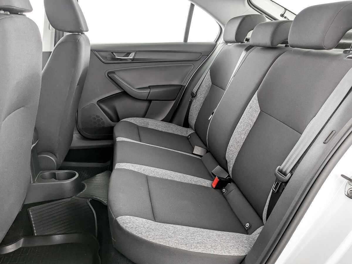 Купить Skoda Rapid с пробегом. Фото: #9