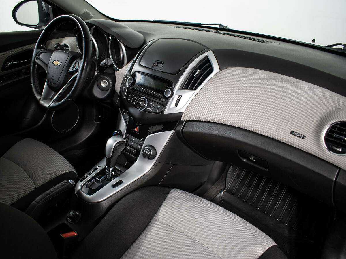 Купить Chevrolet Cruze с пробегом. Фото: #5