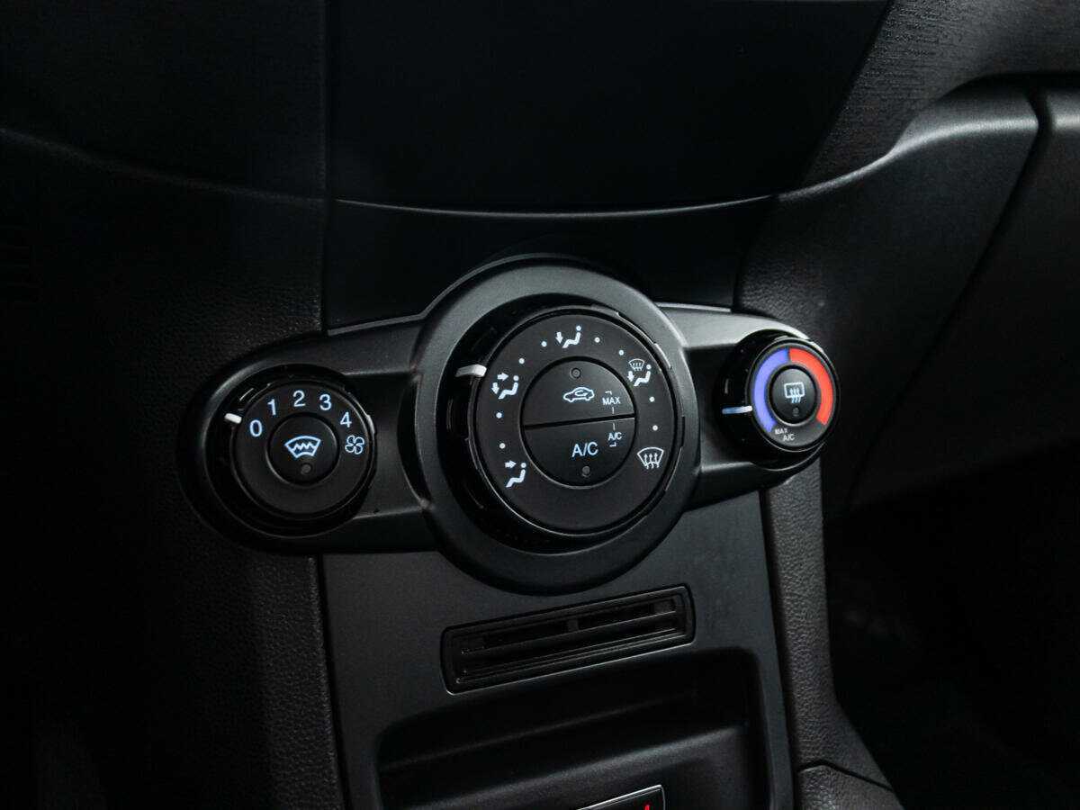 Купить Ford Fiesta с пробегом. Фото: #15