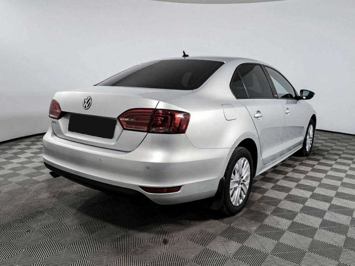 Купить Volkswagen Jetta с пробегом. Фото: #3