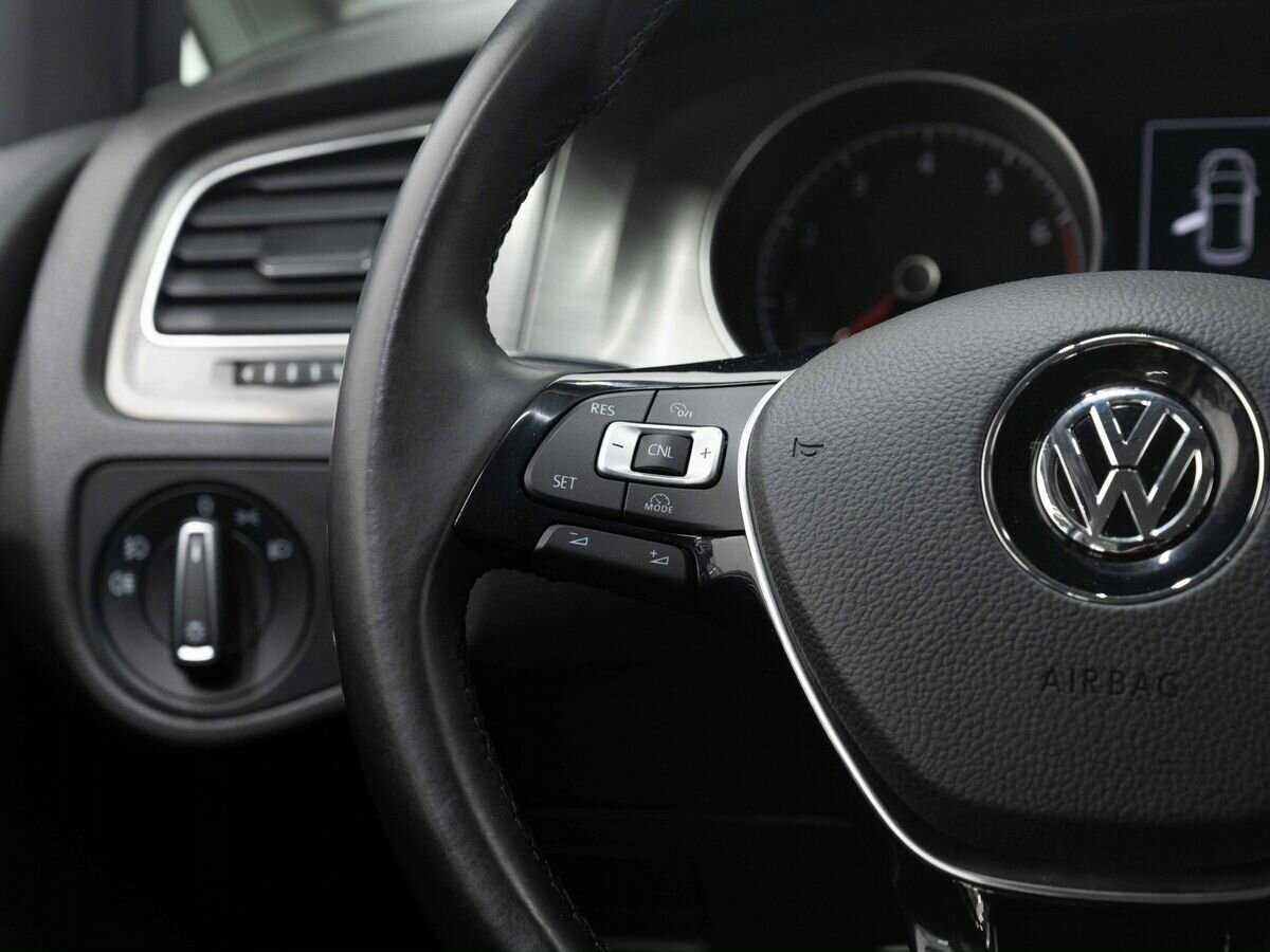 Купить Volkswagen Golf с пробегом. Фото: #15