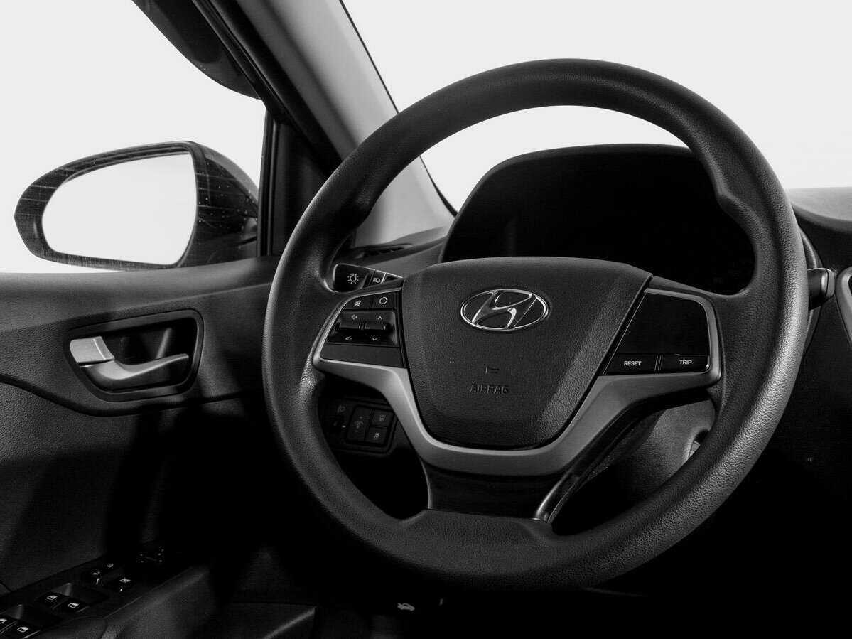 Купить Hyundai Solaris с пробегом. Фото: #12