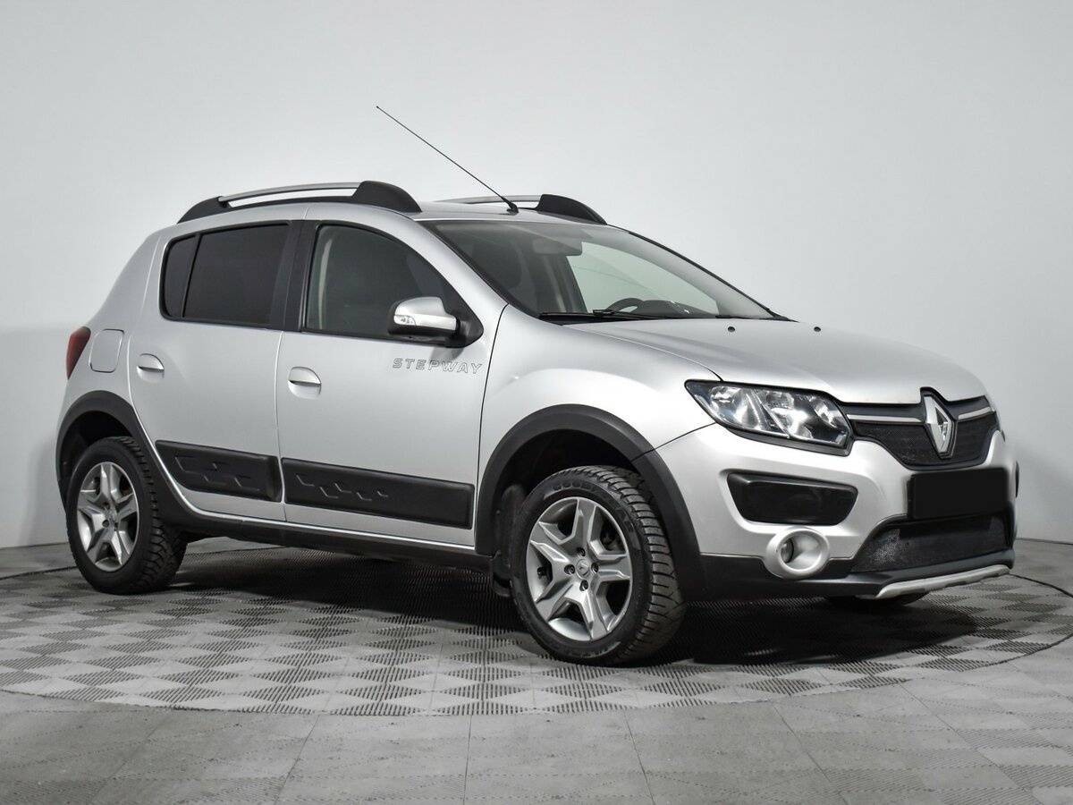 Купить Renault Sandero с пробегом. Фото: #2