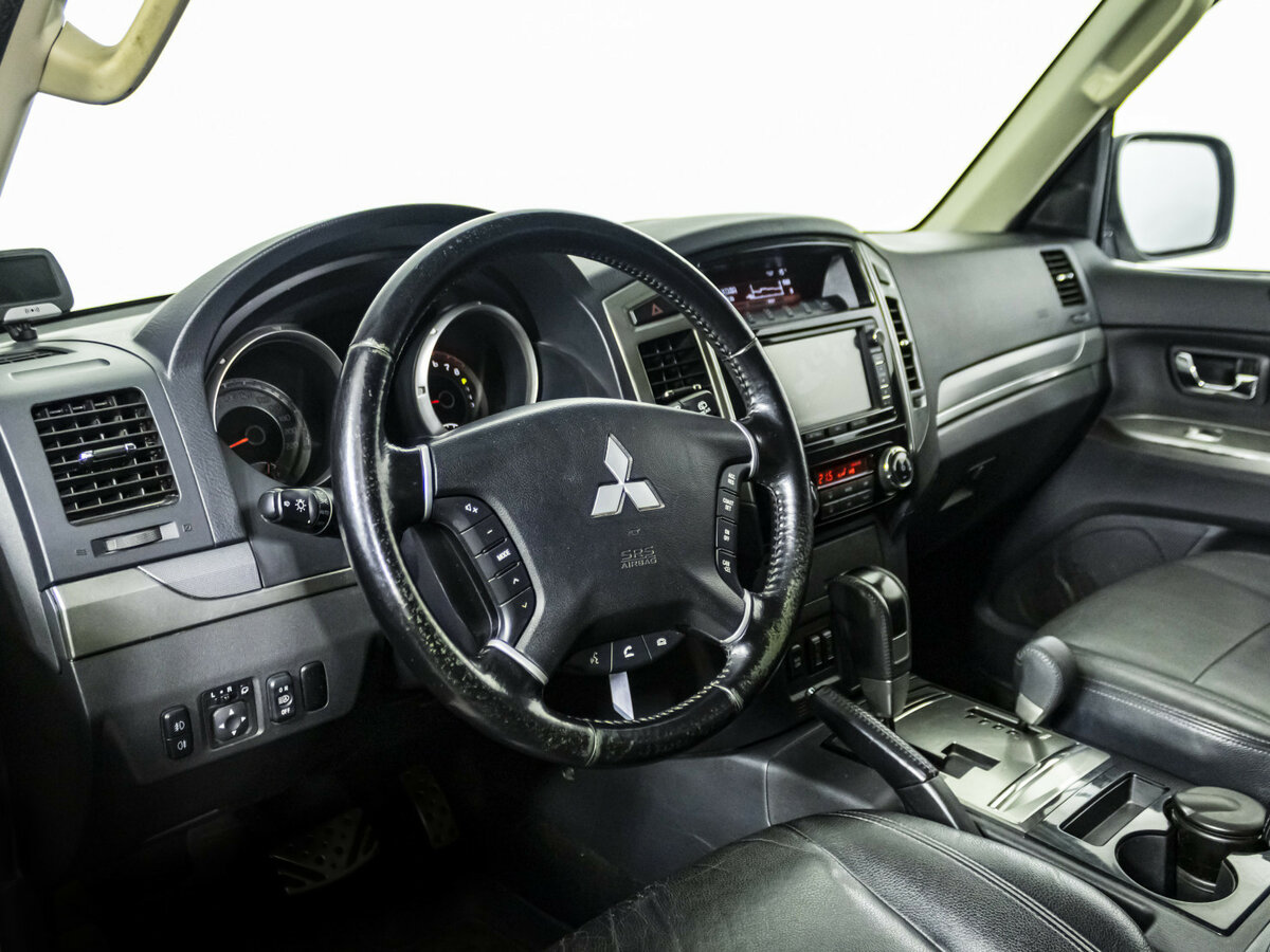 Купить Mitsubishi Pajero с пробегом. Фото: #7