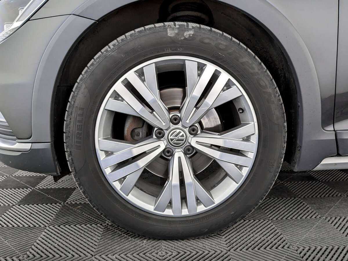 Купить Volkswagen Passat с пробегом. Фото: #17