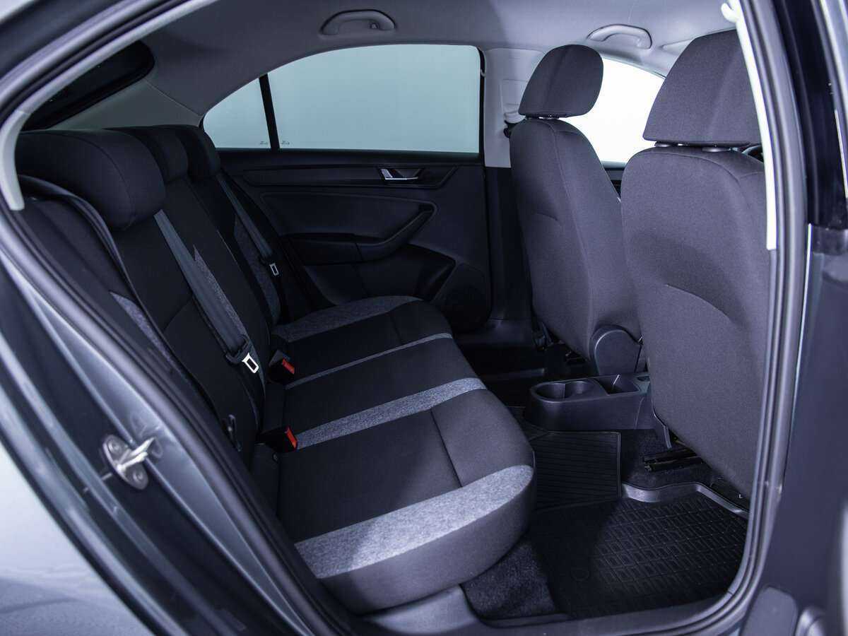 Купить Skoda Rapid с пробегом. Фото: #6