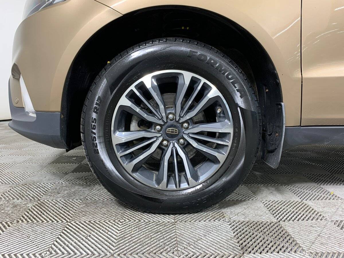 Купить Geely Emgrand X7 с пробегом. Фото: #7