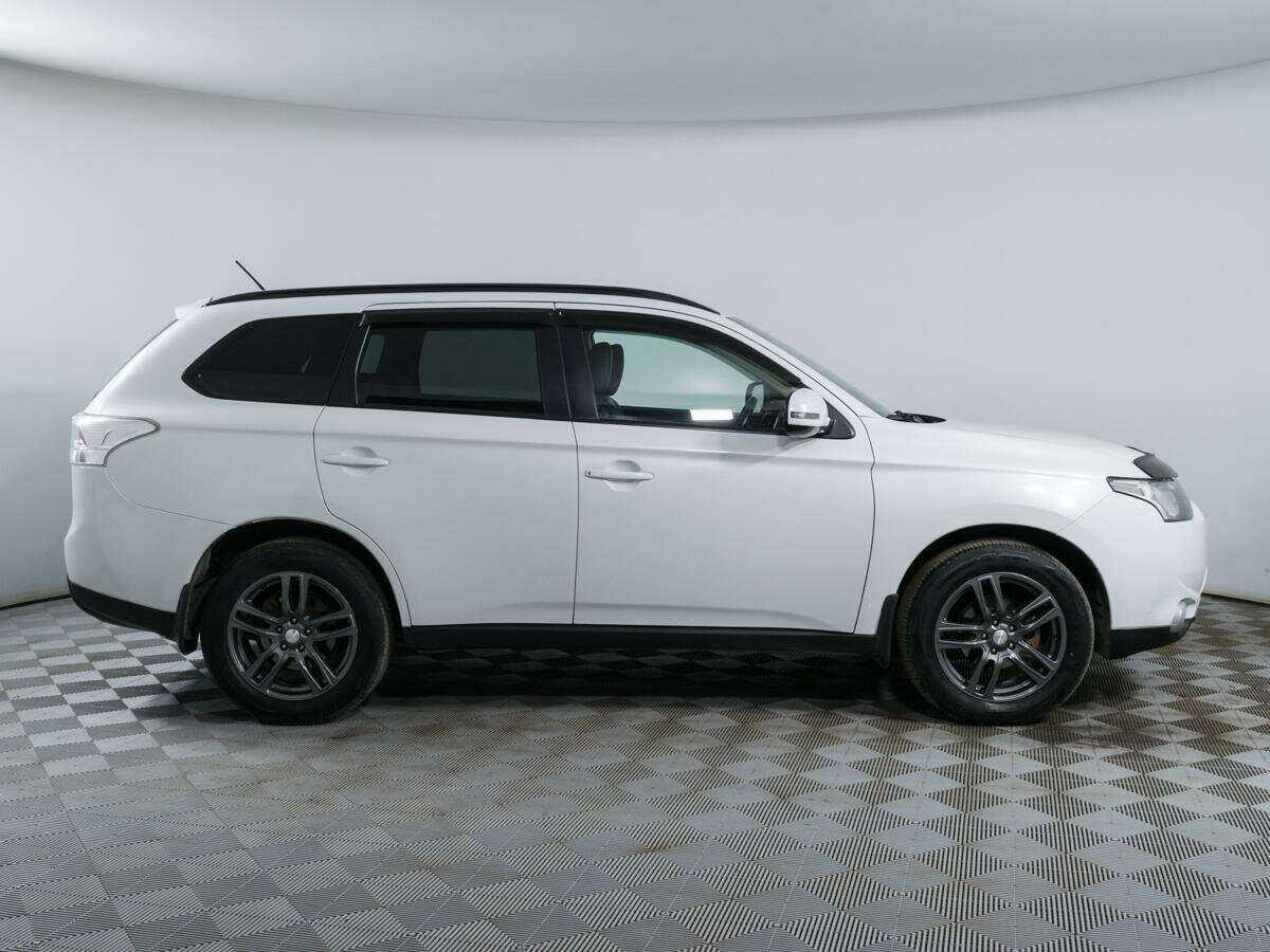 Купить Mitsubishi Outlander с пробегом. Фото: #3