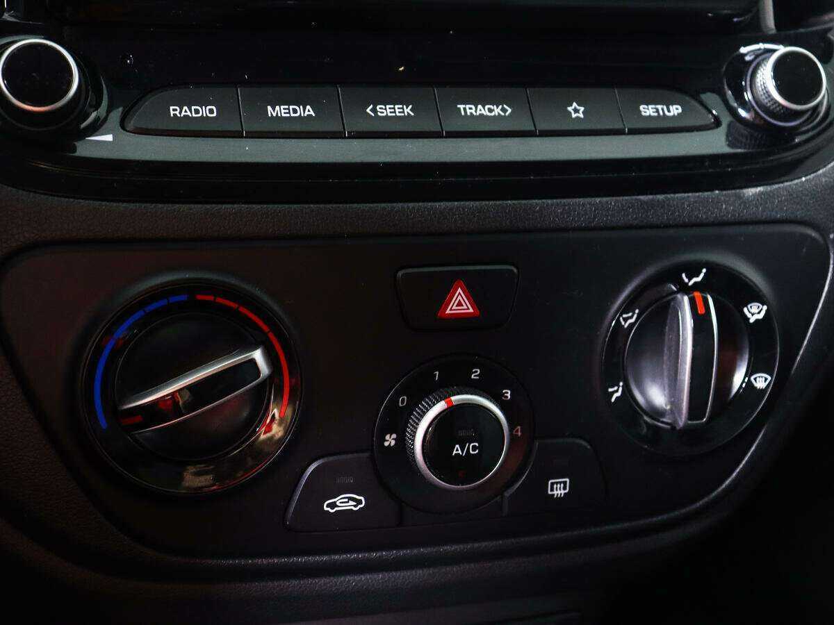 Купить Hyundai Solaris с пробегом. Фото: #16