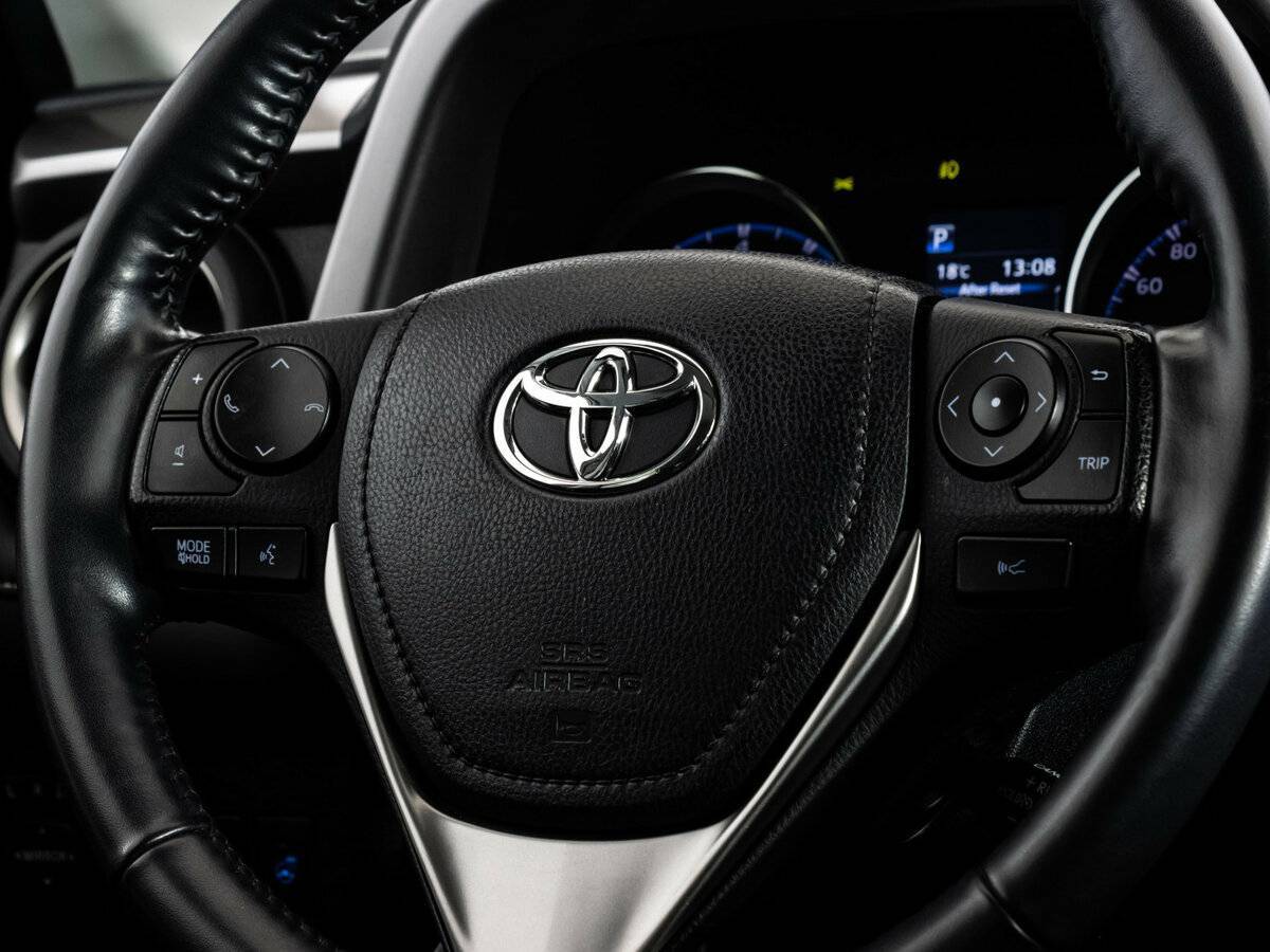 Купить Toyota RAV4 с пробегом. Фото: #9