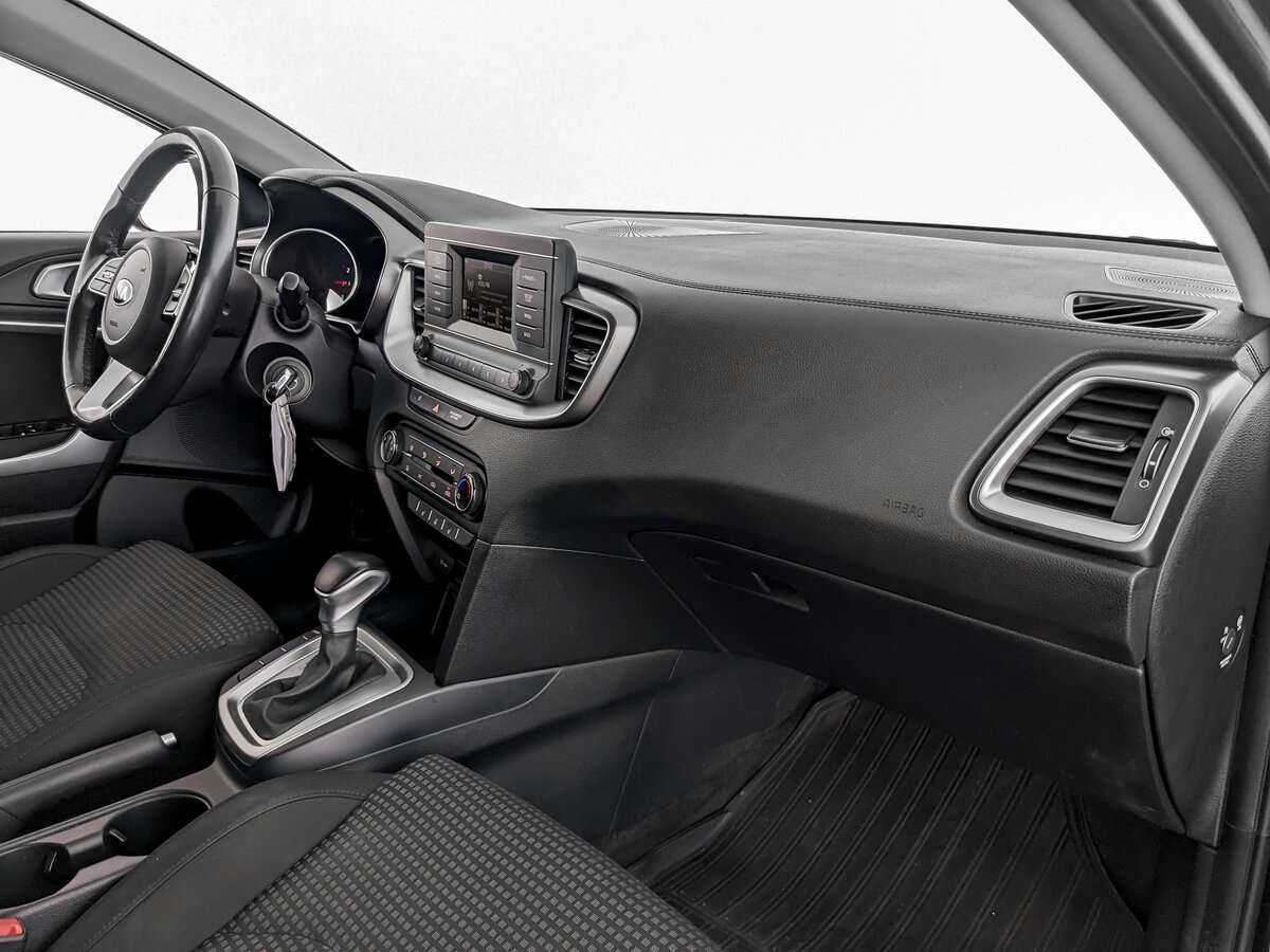 Купить Kia Ceed с пробегом. Фото: #8