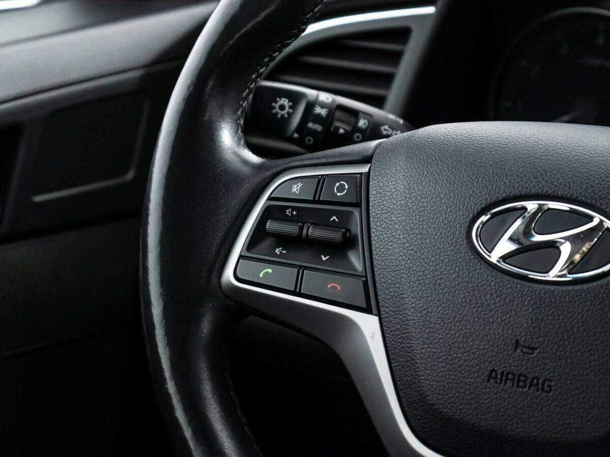 Купить Hyundai Elantra с пробегом. Фото: #18