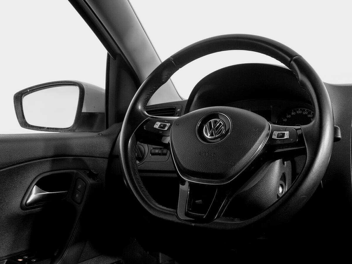 Купить Volkswagen Polo с пробегом. Фото: #13