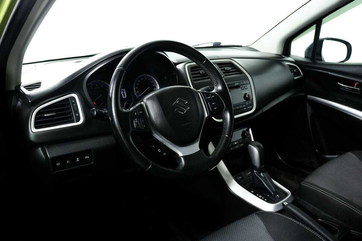 Купить Suzuki SX4 с пробегом. Фото: #12