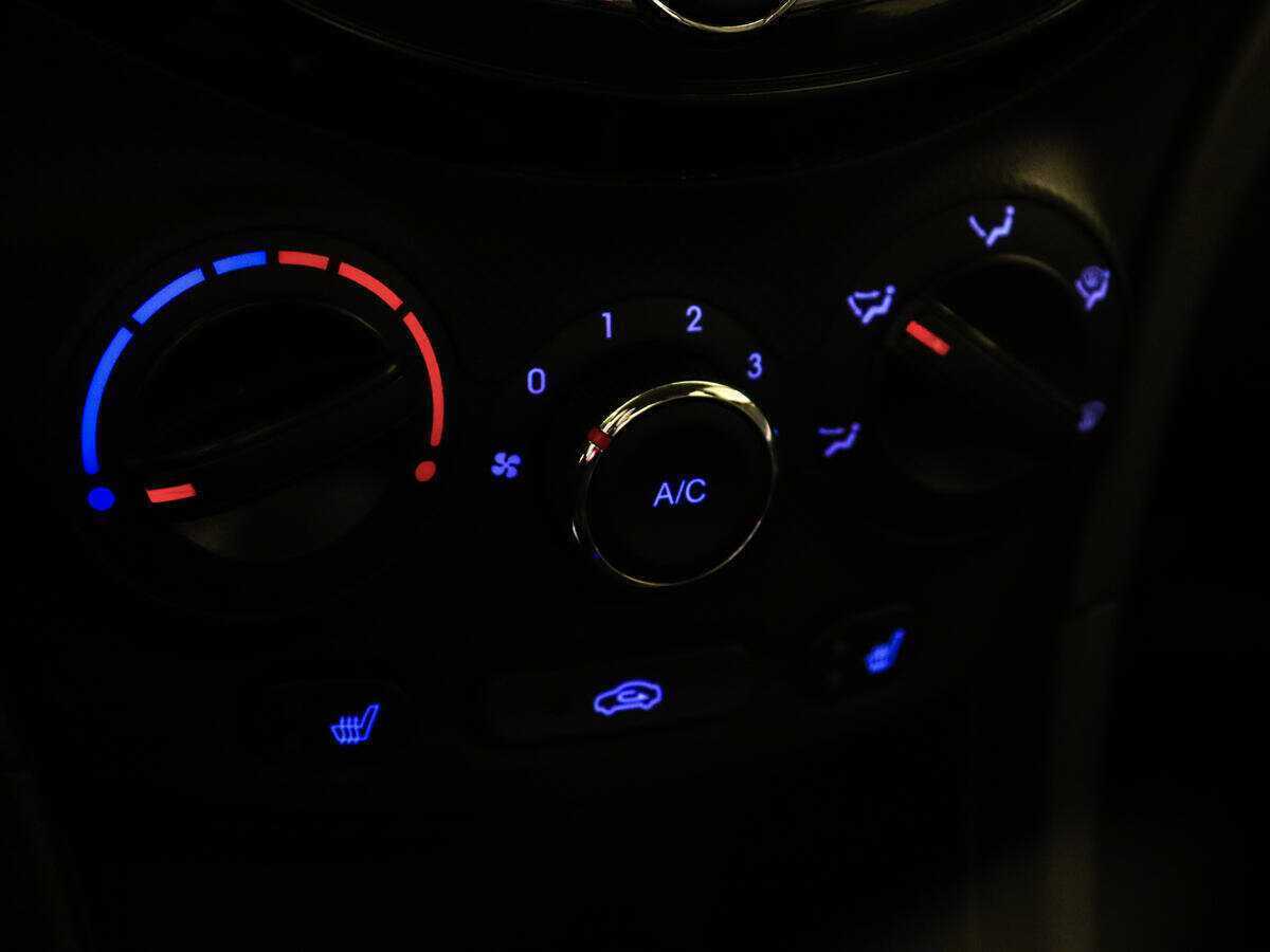 Купить Hyundai Solaris с пробегом. Фото: #15