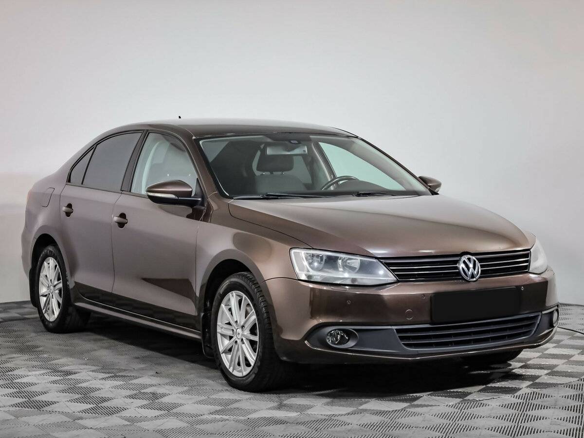 Купить Volkswagen Jetta с пробегом. Фото: #2
