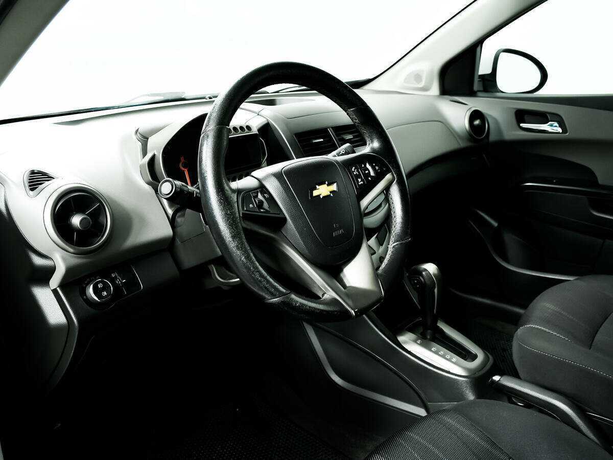Купить Chevrolet Aveo с пробегом. Фото: #12