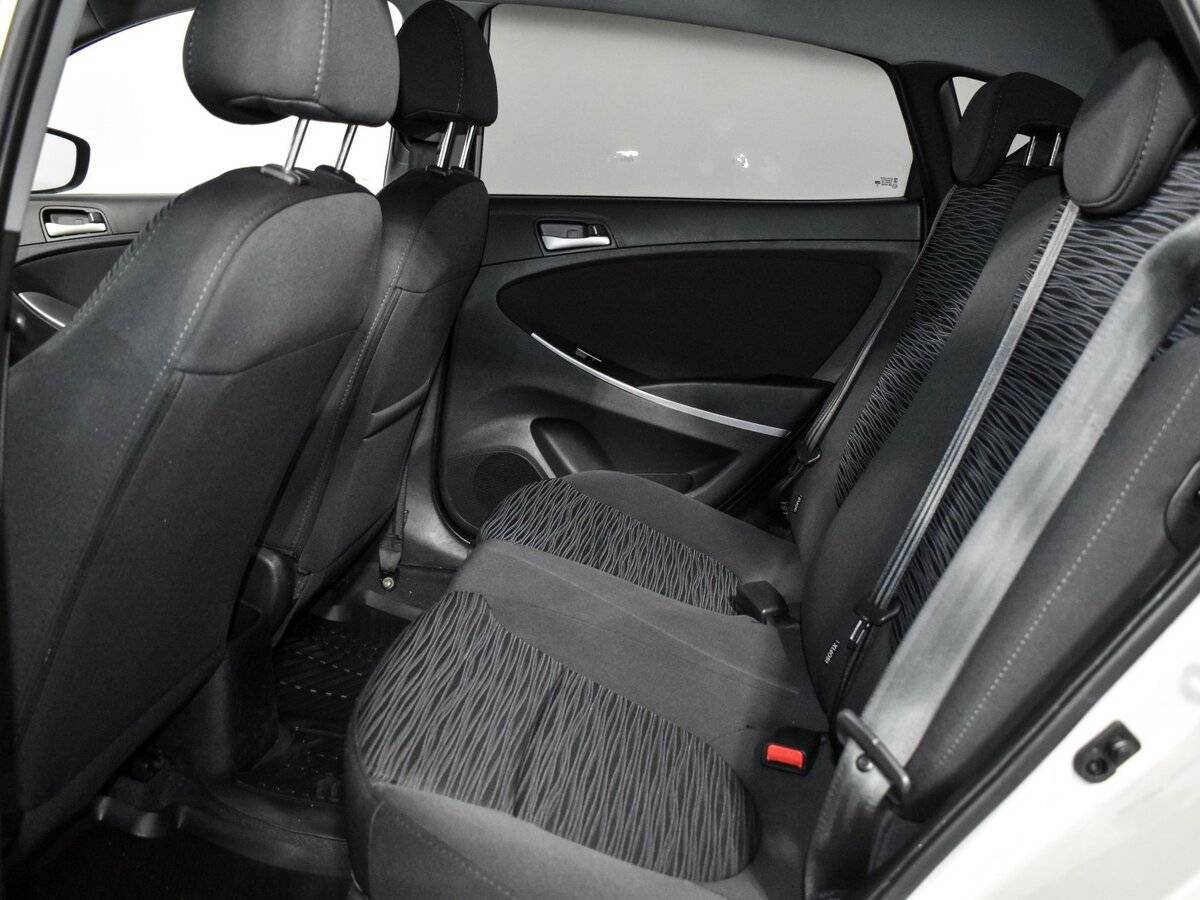 Купить Hyundai Solaris с пробегом. Фото: #10