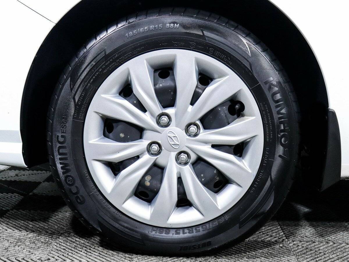 Купить Hyundai Solaris с пробегом. Фото: #12